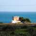 Continuiamo ancora verso sud per altri 8 chilometri per trovare, tra Polignano e Monopoli, Torre incina, quella che  forse la torre pi pittoresca tra quelle visitate, affacciata com su un mare cristallino e situata su una costa rocciosa e a strapiombo